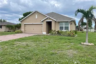 902 SE 31st Terrace, Cape Coral, FL 33904 - Photo 1