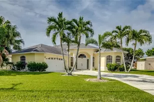 810 SE 33rd St, Cape Coral, FL 33904 - Photo 1