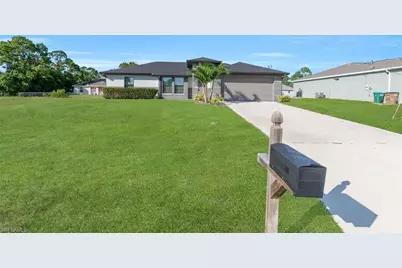919 NE 35th Ln, Cape Coral, FL 33909 - Photo 1
