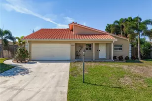 27391 Pelican Ridge Cir, Bonita Springs, FL 34135 - Photo 1