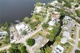 4520 E Riverside Dr, Fort Myers, FL 33905 - Photo 1