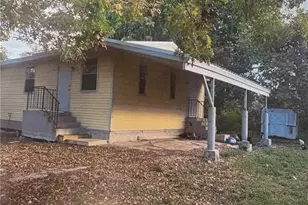 420 SE 1 St, South Bay, FL 33493 - Photo 1