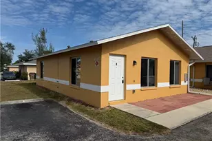 2117 SW Santa Barbara Pl, Cape Coral, FL 33991 - Photo 1