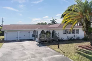 532 SE 36th St, Cape Coral, FL 33904 - Photo 1