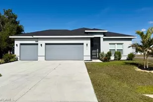 246 NE 10th Pl, Cape Coral, FL 33993 - Photo 1