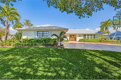 1323 Tanglewood Pkwy, Fort Myers, FL 33919 - Photo 1