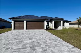 102 NE 8th Pl, Cape Coral, FL 33993 - Photo 1