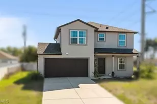 2719 NE 6th Pl, Cape Coral, FL 33909 - Photo 1