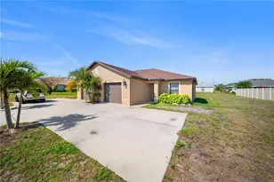 2820 SW 7th Pl, Cape Coral, FL 33914 - Photo 1