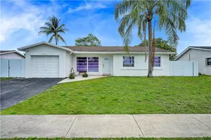 8641 NW 8th St, Pembroke Pines, FL 33024 - Photo 1