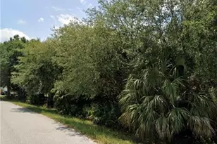 1453 Dublin Cir, Moore Haven, FL 33471 - Photo 1
