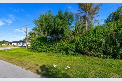822 Alido Ave, Lehigh Acres, FL 33971 - Photo 1