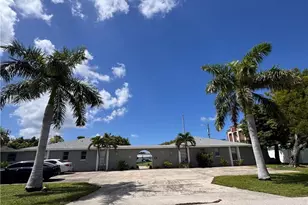 702 SE 47th St, Cape Coral, FL 33904 - Photo 1