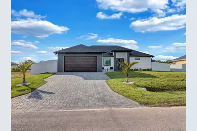 1002 NE 2nd Pl, Cape Coral, FL 33909 - Photo 1