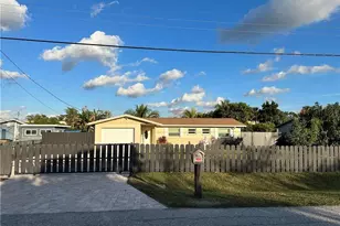 141 Schneider Dr, Fort Myers, FL 33905 - Photo 1