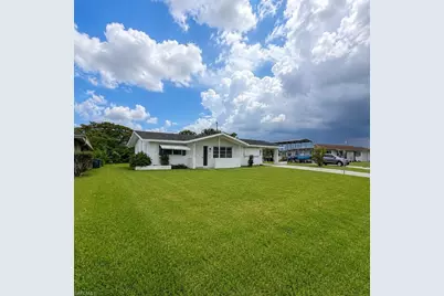 800 Willow Dr, Lehigh Acres, FL 33936 - Photo 1