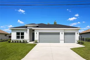 1819 NE 2nd St, Cape Coral, FL 33993 - Photo 1