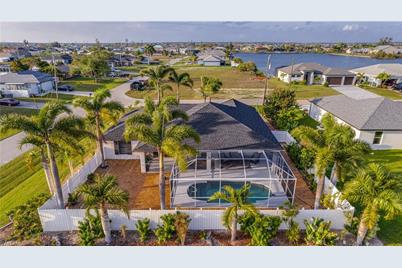 302 NE 17th St, Cape Coral, FL 33909 - Photo 1