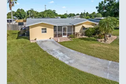 1365 Washington Dr, North Fort Myers, FL 33917 - Photo 1