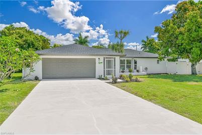 541 Peck Ave, Fort Myers, FL 33919 - Photo 1