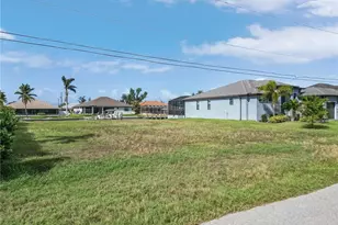 140 SW 38th Pl, Cape Coral, FL 33991 - Photo 1