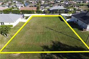 925 SW 6th Ct, Cape Coral, FL 33991 - Photo 1