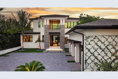 477 3rd St N, Naples, FL 34102 - Photo 1