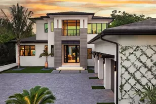 477 3rd St N, Naples, FL 34102 - Photo 1