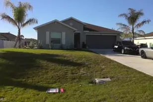 1618 NE 34th Ln, Cape Coral, FL 33909 - Photo 1