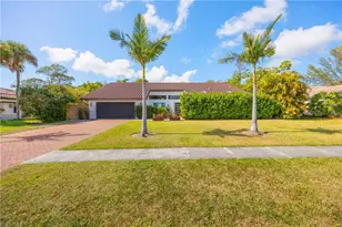 2323 Pinewoods Cir, Naples, FL 34105 - Photo 1