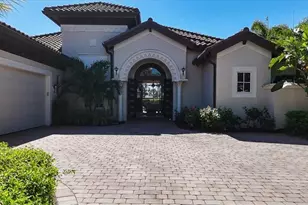 8910 Shenendoah Cir, Naples, FL 34113 - Photo 1