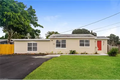 700 Suncrest Dr, Nokomis, FL 34275 - Photo 1