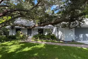 660 York Terrace, Naples, FL 34109 - Photo 1