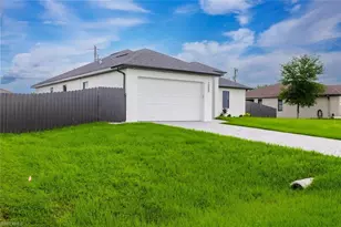 1860 NE 23rd St, Cape Coral, FL 33909 - Photo 1