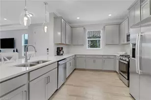 15561 Vittorio St, Naples, FL 34114 - Photo 2