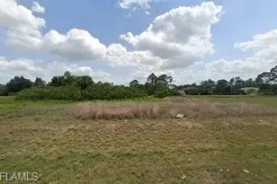 736 Mirror Lakes Dr, Lehigh Acres, FL 33974 - Photo 1