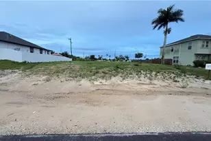 1907 NE 15th Pl, Cape Coral, FL 33909 - Photo 1