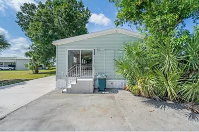 808 Renn Dr NW, Moore Haven, FL 33471 - Photo 1