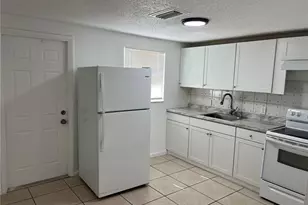 286 Lowell Ave, North Fort Myers, FL 33917 - Photo 1