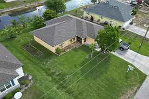 323 SE 16th St, Cape Coral, FL 33990 - Photo 1