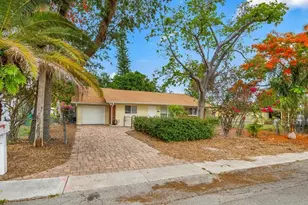 1320 Barbizon Ln, Naples, FL 34104 - Photo 1