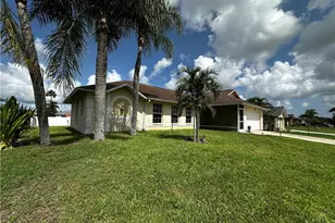 910 SW 10th Pl, Cape Coral, FL 33991 - Photo 1