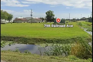 798 Railroad Ave NW, Moore Haven, FL 33471 - Photo 1