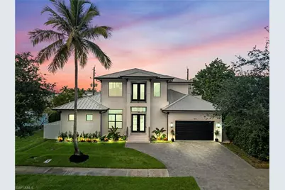855 10th St N, Naples, FL 34102 - Photo 1