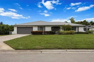 389 Country Club Ln, Naples, FL 34110 - Photo 1