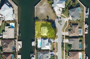 458 Capri Ct, Marco Island, FL 34145 - Photo 1