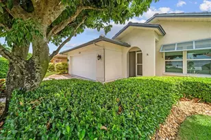 725 Kings Way, Naples, FL 34104 - Photo 1