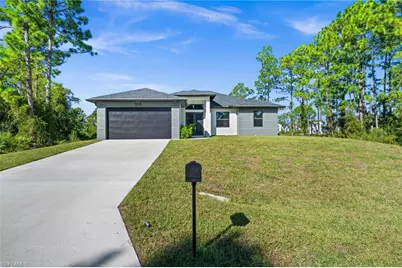 552 Cottonwood Ave S, Lehigh Acres, FL 33974 - Photo 1