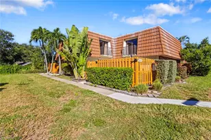 1454 Park Shore Cir, Fort Myers, FL 33901 - Photo 1