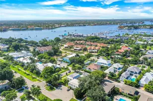 780 10th Ave S, Naples, FL 34102 - Photo 1